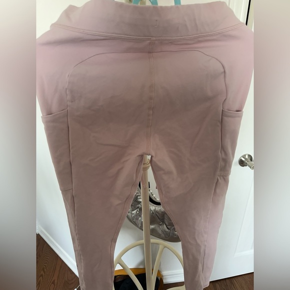 ALO Yoga Blush Leggings - Picture 6 of 6